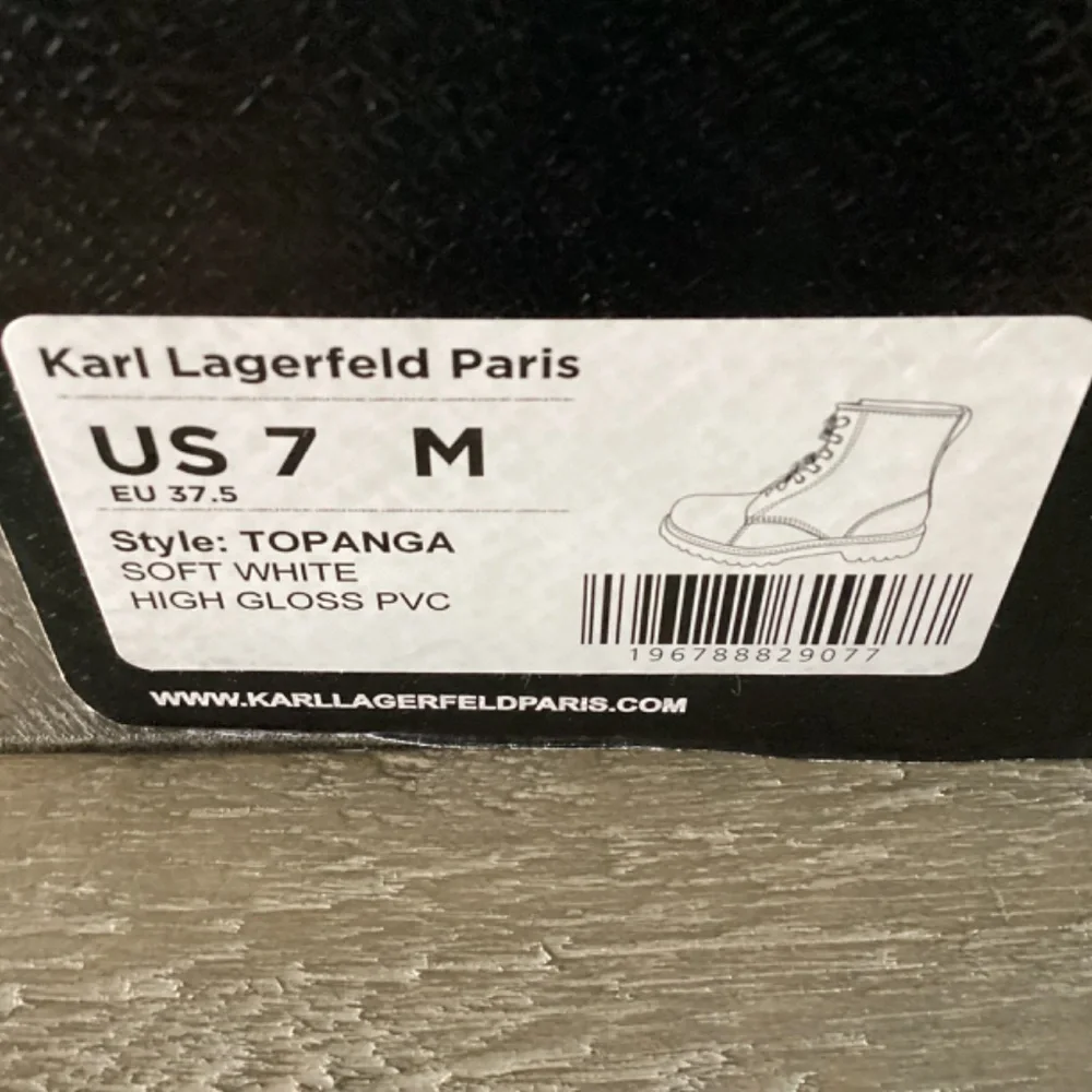 KARL LAGERFELD PARIS Topanga Embellished Rain Booties, size 7 - Picture 13 of 14